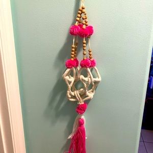 Macrame plant pot hanger